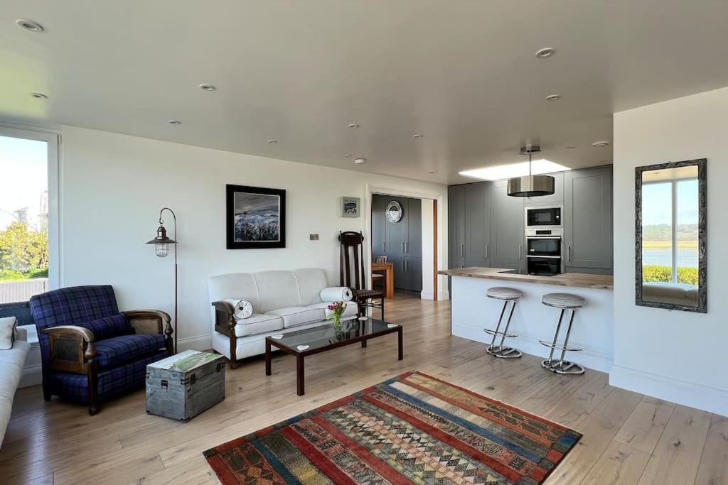 Shorepark - Waterfront Cottage With Stunning Views Dumfries Exterior photo
